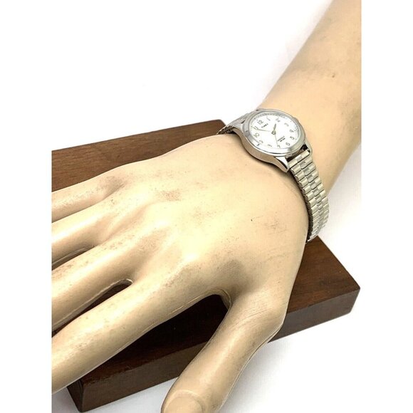 Timex Women\'s Watch T2M826 Indiglo Quartz Mother of Pearl White Dial Expansion main image 8